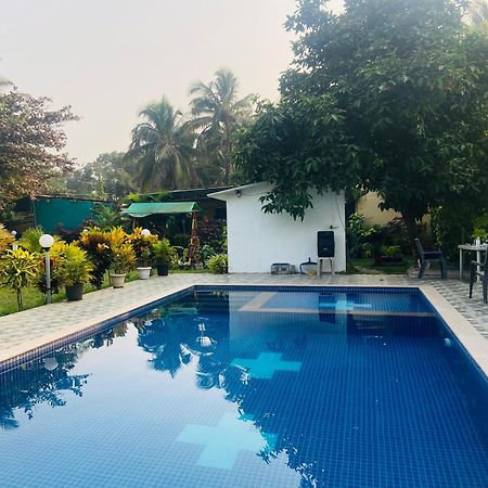 Humming Bird Beach Resorts Alībāg Zewnętrze zdjęcie