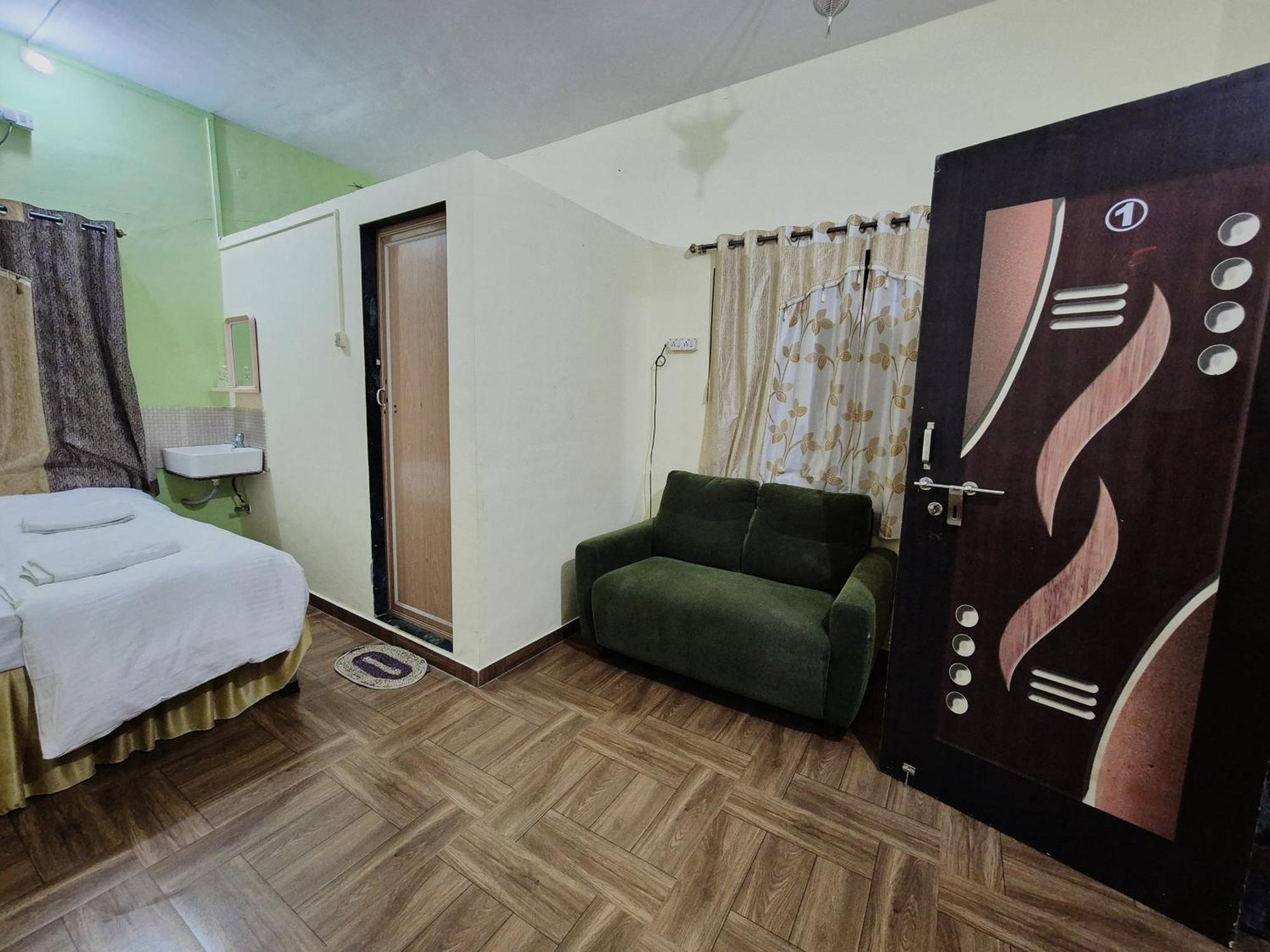 Humming Bird Beach Resorts Alībāg Zewnętrze zdjęcie