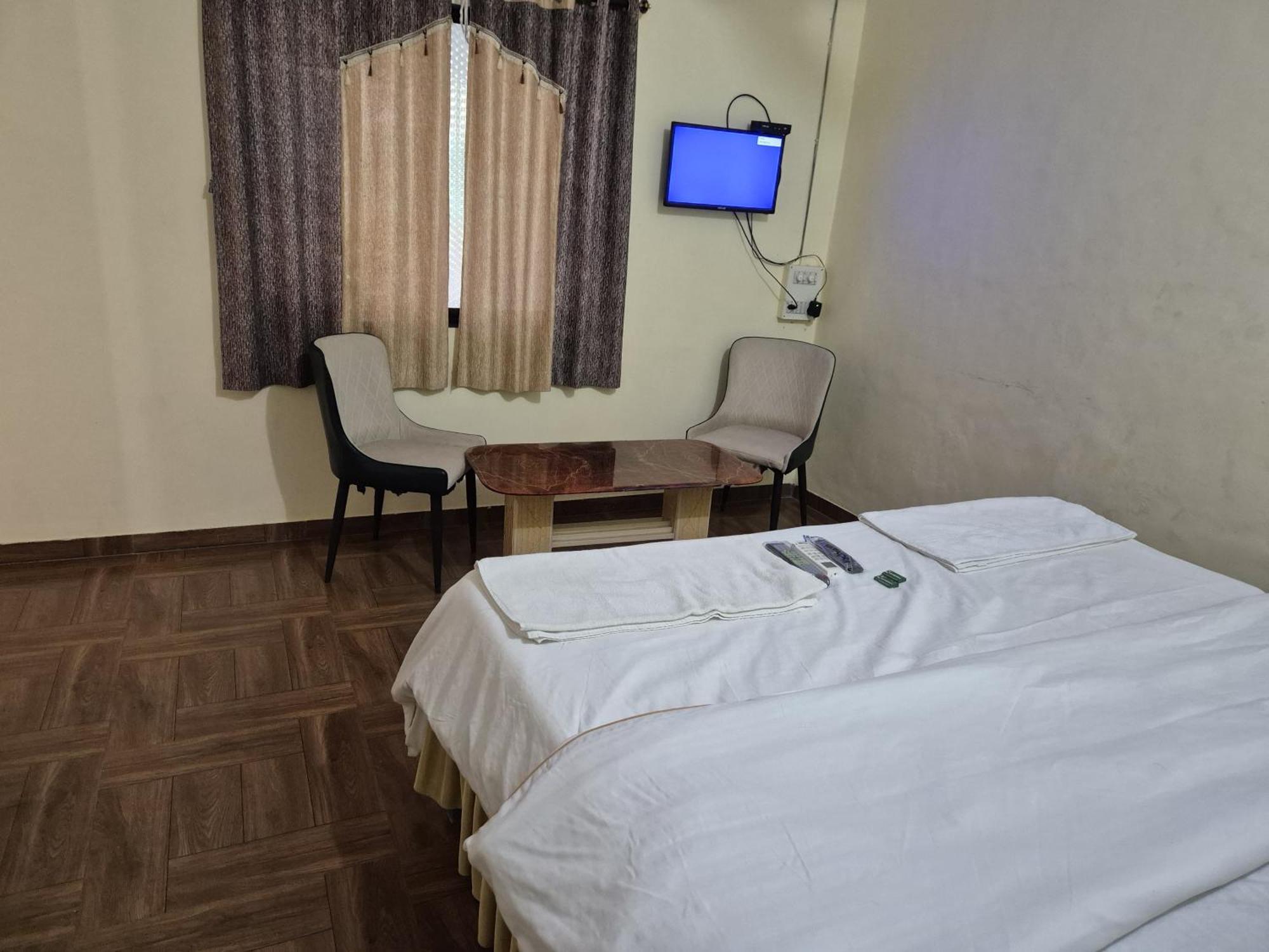 Humming Bird Beach Resorts Alībāg Zewnętrze zdjęcie